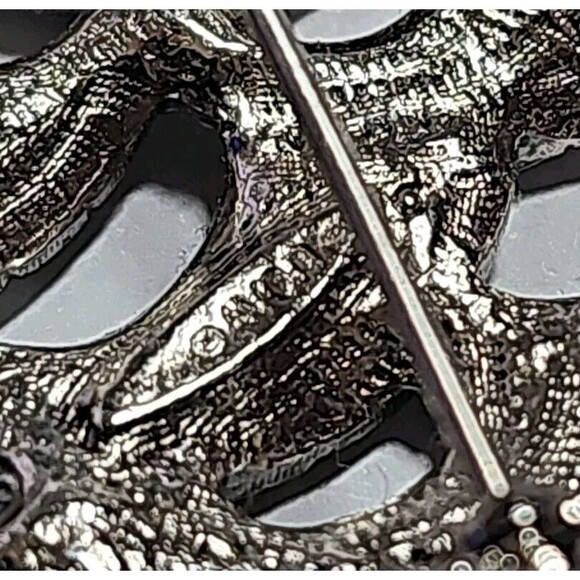 VINTAGE AVON VICTORIAN TREE SILVER TONE RHINESTONE CHRISTMAS BROOCH PIN 2.25 in - Picture 3 of 3